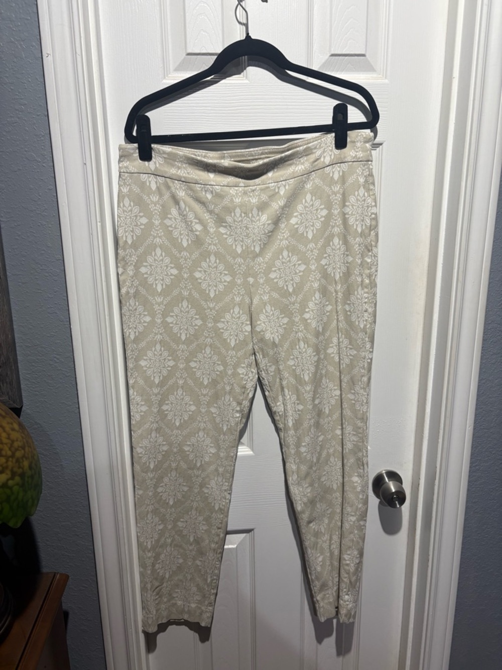 JM Collection Cream and White Baroque Pull-On Pants